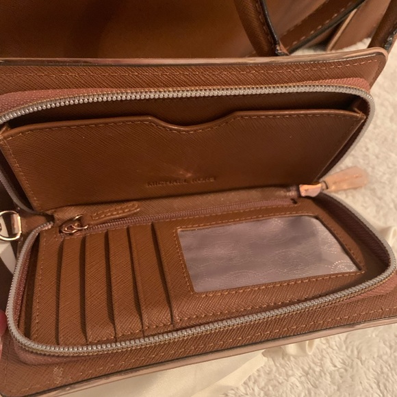 Michael Kors Hamilton Specchio, Rose Gold w/Matching Wristlet - Picture 6 of 12